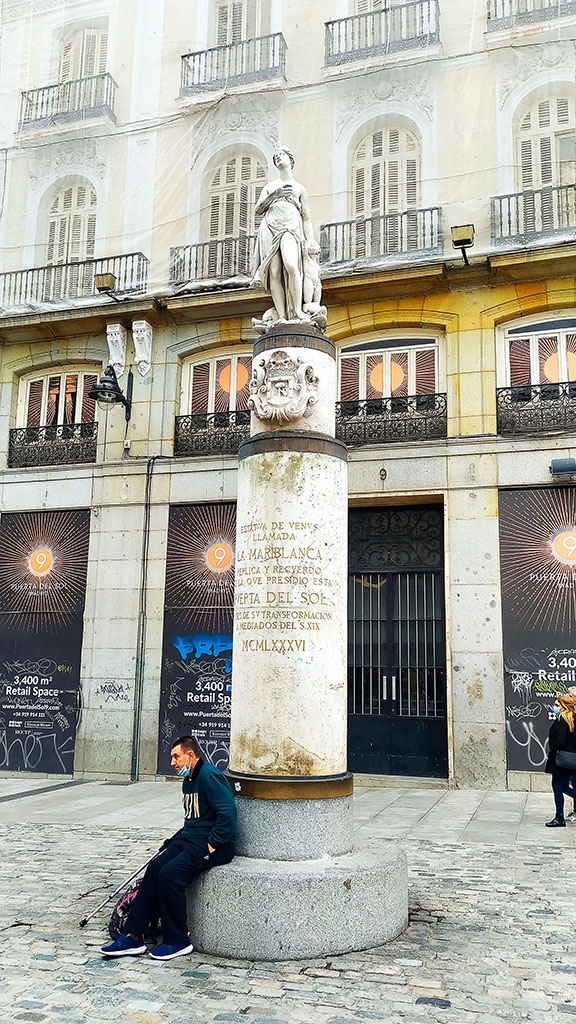 LGuía de Los imprescindibles de Madrid 
 a Mariblanca estatua más antigua de sol