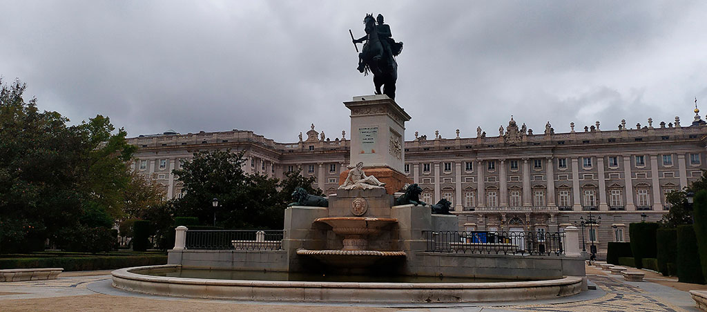 Palacio Real de Madrid
Plaza Oriente
Monumento a Felipe IV