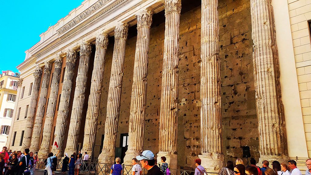 Il Templo di Adriano, Roma