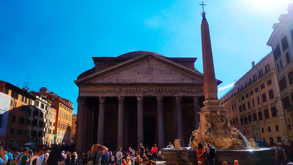 Piazza della Rotonda, 
Pantheon, Roma